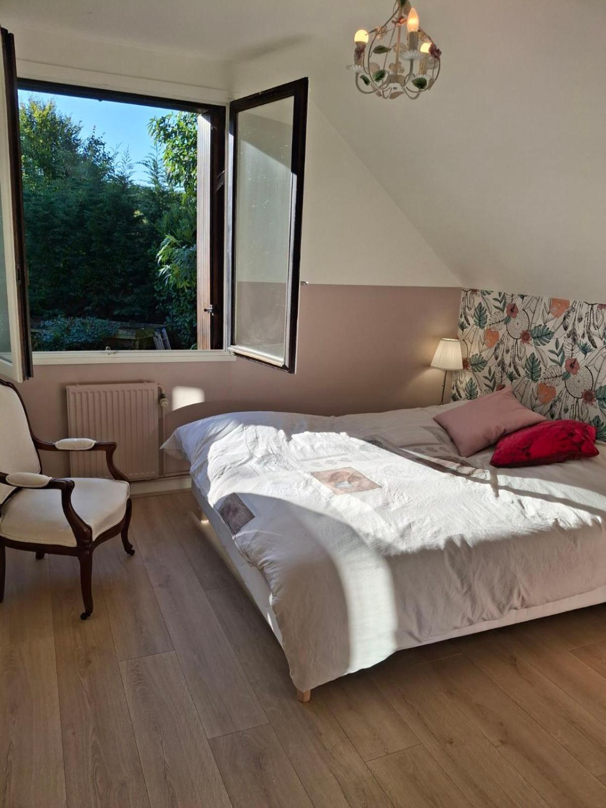 Au Pied De Lille Bed & Breakfast ภายนอก รูปภาพ